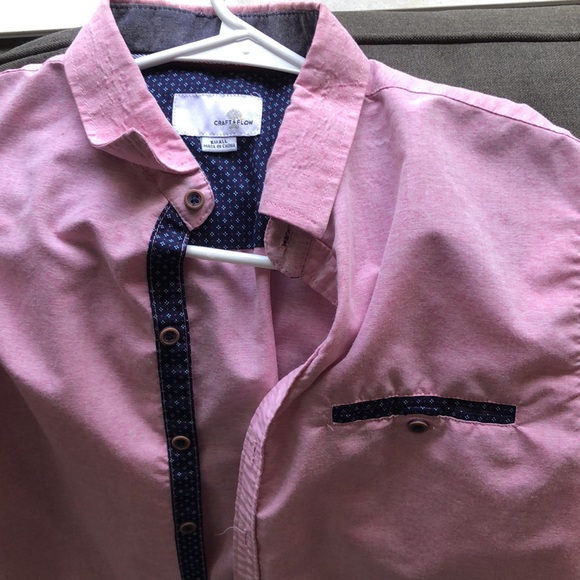 Small Craft Flow Pink Navy Short Sleeve Button Down Men’s Shirt - Picture 2 of 3